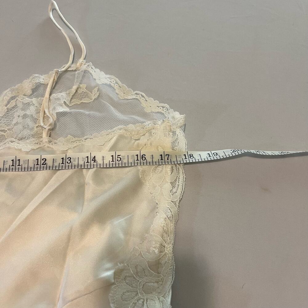 Vintage Gold label Victoria Secret ivory white night gown L - Picture 9 of 10